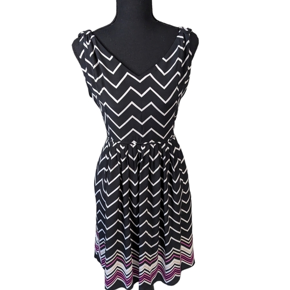 White House Black Market Dresses & Skirts - Silk Chevron Flirty Dress